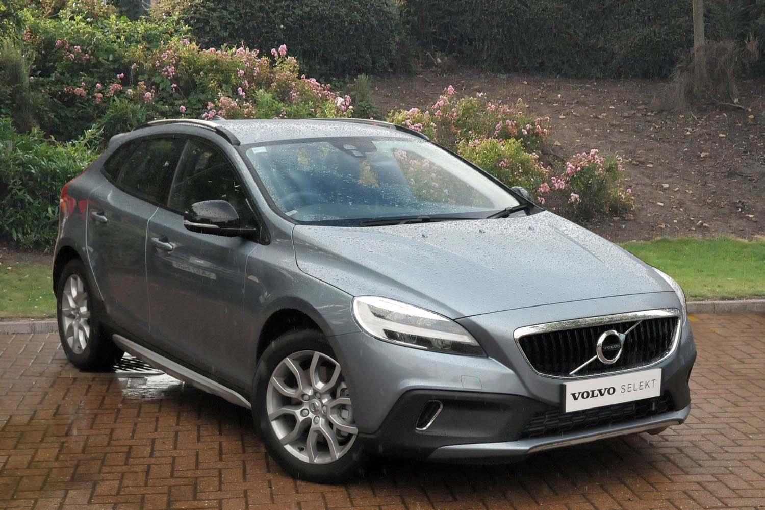 Buy Online Volvo V40 T3 152 Cross Country Pro 5Dr Petrol Hatchback